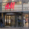H&M ще затвори 250 магазина по света заради коронавируса